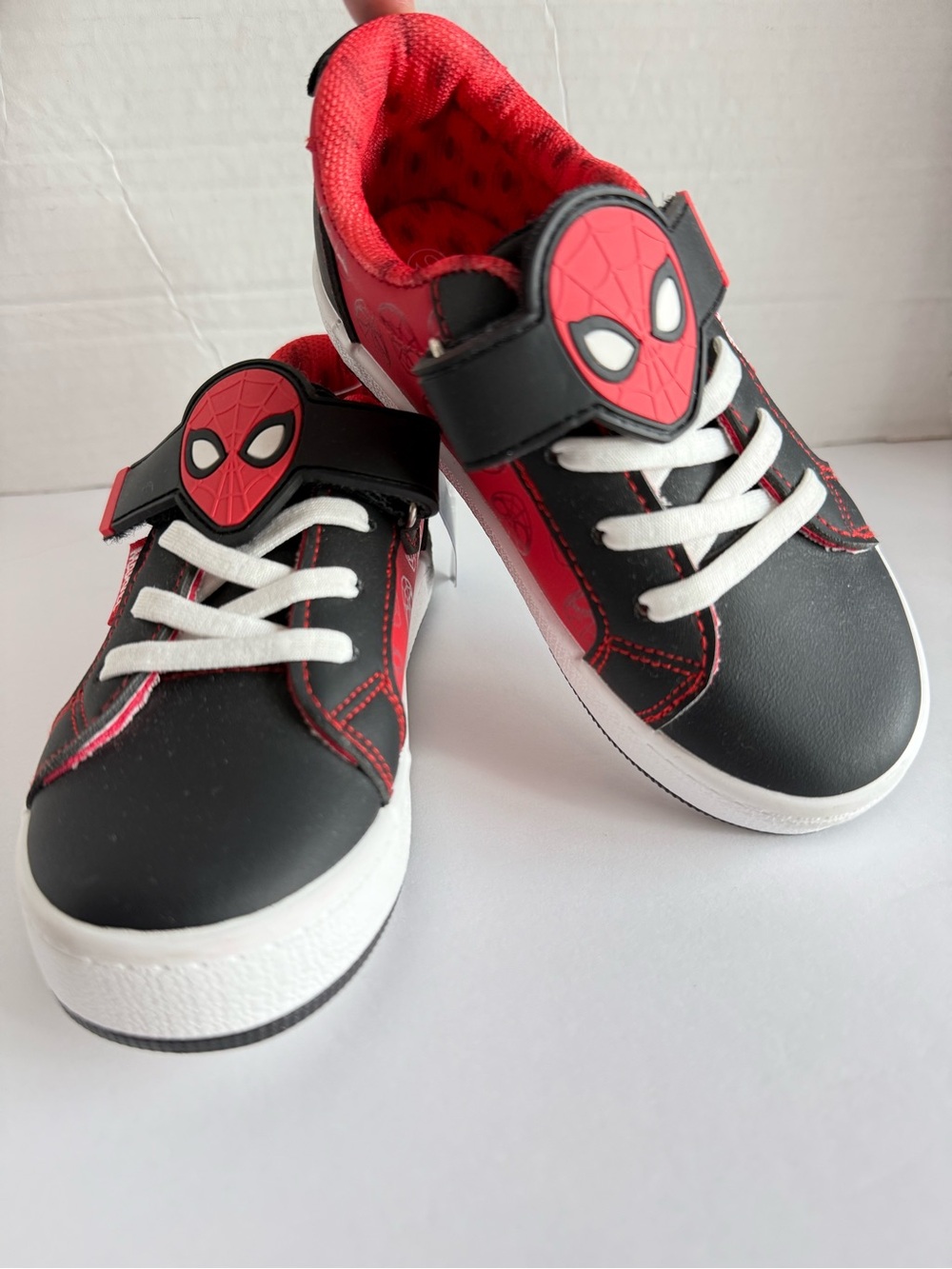 Marvel Spider Man Boy Sneakers Shoes Size 10